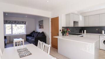 Cottage | Dining