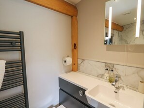 Shower - Pansi (Welshpool)