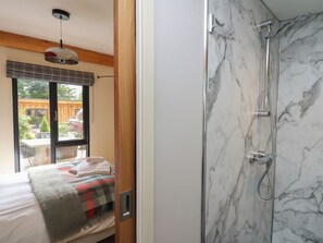 Shower - Pansi (Welshpool)