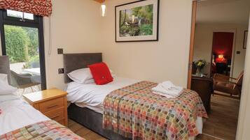 2 habitaciones, decoración personalizada y muebles diferentes