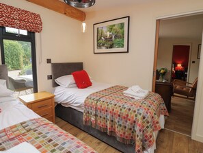 2 bedrooms, individually decorated, individually furnished, free WiFi - Fioled (Welshpool)