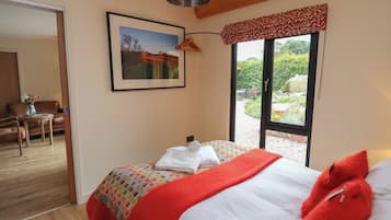 2 phòng ngủ, trang trí khác biệt