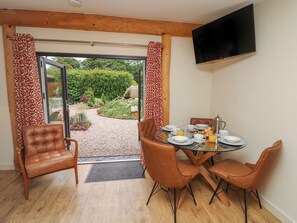 Dining - Fioled (Welshpool)