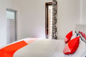 Desk, laptop workspace, free WiFi, bed sheets
