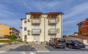 2 عدّة غرف نوم