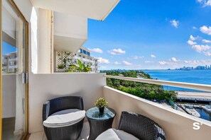 Property grounds - Modern Miami Studio | Bay & Skyline Views (North Bay Village)