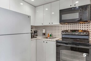 Fridge, microwave, oven, stovetop - Modern Miami Studio | Bay & Skyline Views (North Bay Village)