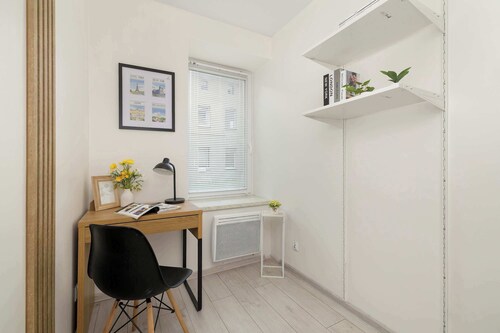 A bright studio | The perfect space for remote working