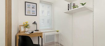 A bright studio | The perfect space for remote working