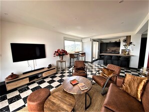 Living area - Le Panorama air-conditioning-wifi-parking-sea view (La Ciotat)