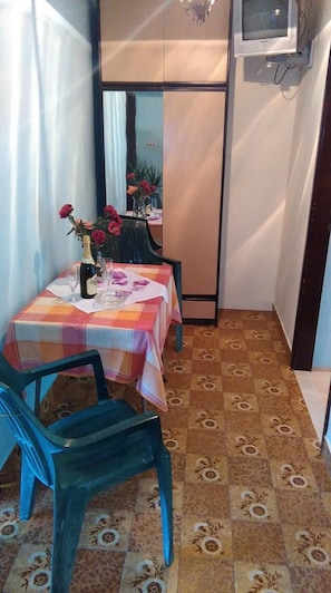 2 bedrooms - Vini - Direct by the sea and Free Parking - A3 4 1 (Trogir)