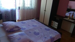 Apartment, Smoking - Vini - Direct by the sea and Free Parking - A3 4 1 (Trogir)