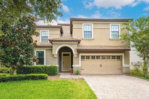 Exterior - Grand 9BR Disney Villa | Private Pool and Magic (Davenport)