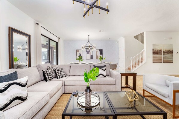 TV, offices - 9BR Family Villa | Pool + Castle Room + Near Disney (Davenport)