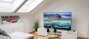 Remark Studios: Modern Apartment for 6