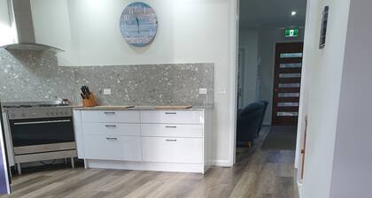 "Beaches" Frankston. 
 4 Ensuite Bedroom, 50mtr to beach, disability compliant