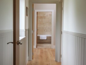 Interior - Cotswold View (Witney)