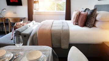 Apartment, Ensuite, Park View (Woden Studio) | Premium bedding, memory foam beds, individually decorated