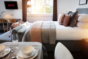 Premium bedding, memory-foam beds, individually decorated - The Woden Boutique Hotel Walsall M6 J9 (Wednesbury)