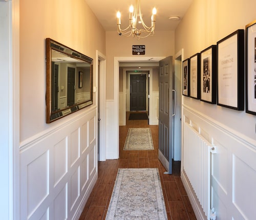 The Woden Boutique Hotel Walsall M6 J9