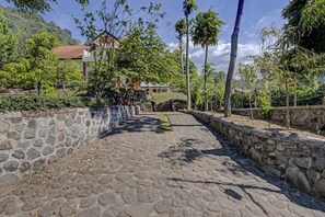 Front of property - Hotel O Villa Inn App Trawas Bintaro Syariah (Trawas)