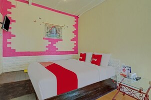 Standard Double Room | Desk, laptop workspace, free WiFi, bed sheets