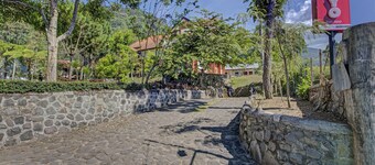 Hotel O Villa Inn App Trawas Bintaro Syariah