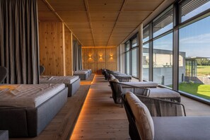 Sauna seca, banheira de hidromassagem, sauna a vapor