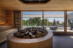 Sauna, hot tub, steam room, hot stone massages, 3 treatment rooms - Thermenhotel Gesundheits-Bad Buchau (Bad Buchau)