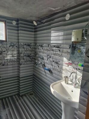 Shower, jetted tub, towels, soap