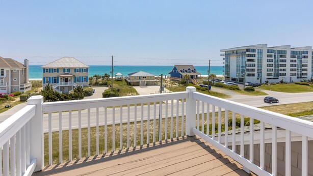 Property grounds - Sol Mate - 5BR 2nd Row Home with Ocean Views, Pool, Hot Tub & Pet Friendly! (North Topsail Beach)