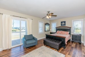 Room - Sol Mate - 5BR 2nd Row Home with Ocean Views, Pool, Hot Tub & Pet Friendly! (North Topsail Beach)