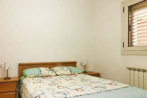 2 bedrooms, WiFi, bed sheets - HEART OF JERUSALEM APARTMENT, WIFI , 2 BEDROOMS SLEEP 6+ people
with parking. (Jerusalem)