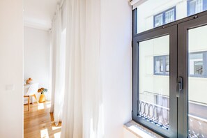 Cots/infant beds, free WiFi, bed sheets