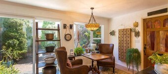 Wild Rose #2 Spacious Apartment in Central Area