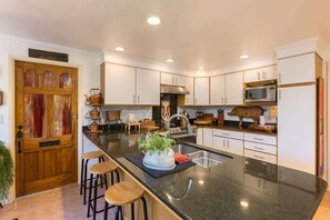 Fridge, microwave, oven, stovetop - Wild Rose #2 Spacious Apartment in Central Area (Sequim)