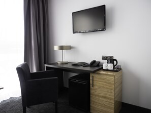 Premium tvåbäddsrum | Skrivbord, ljudisolering, gratis wi-fi och sängkläder