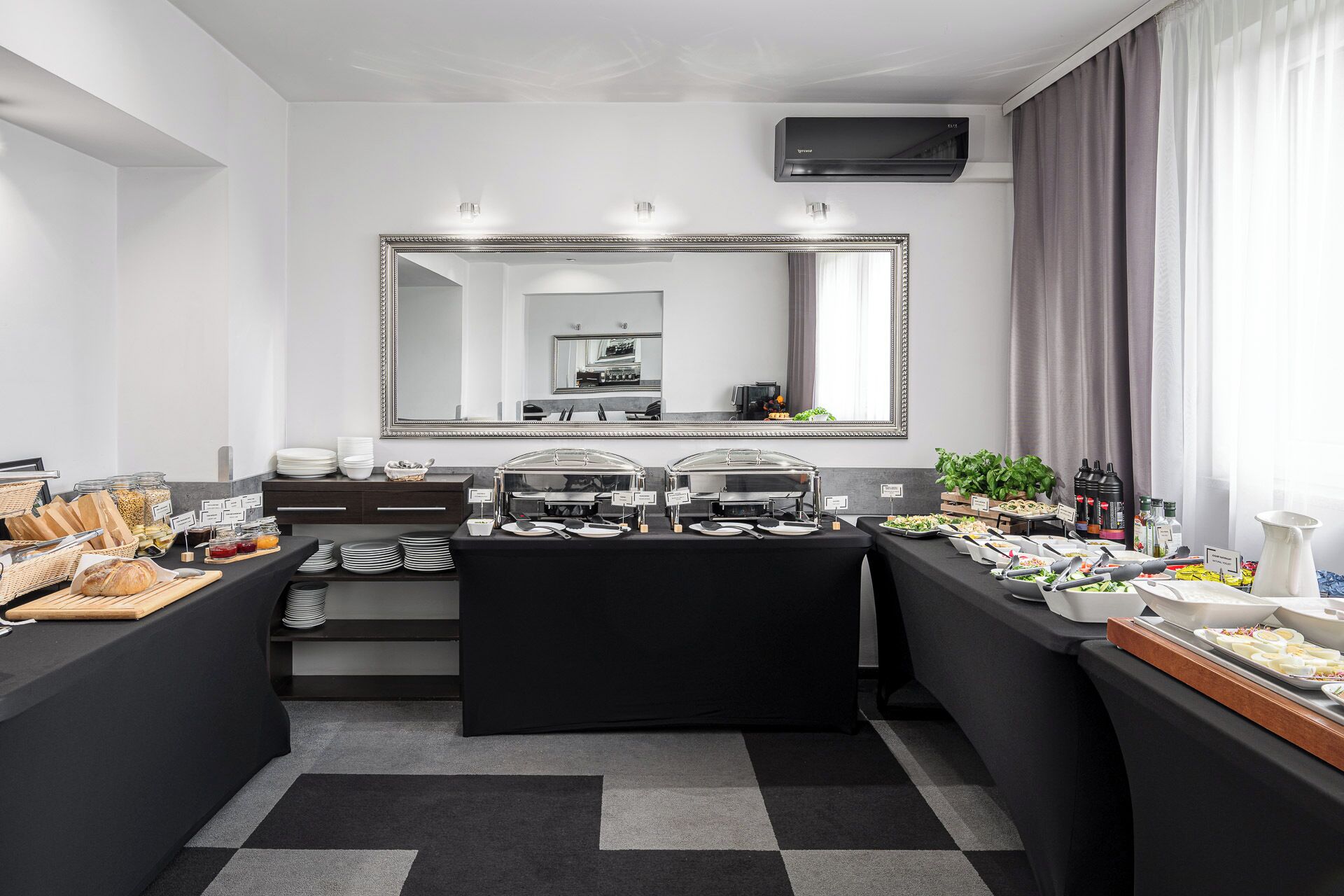 Esmorzar diari d'estil bufet (49 PLN per persona) 