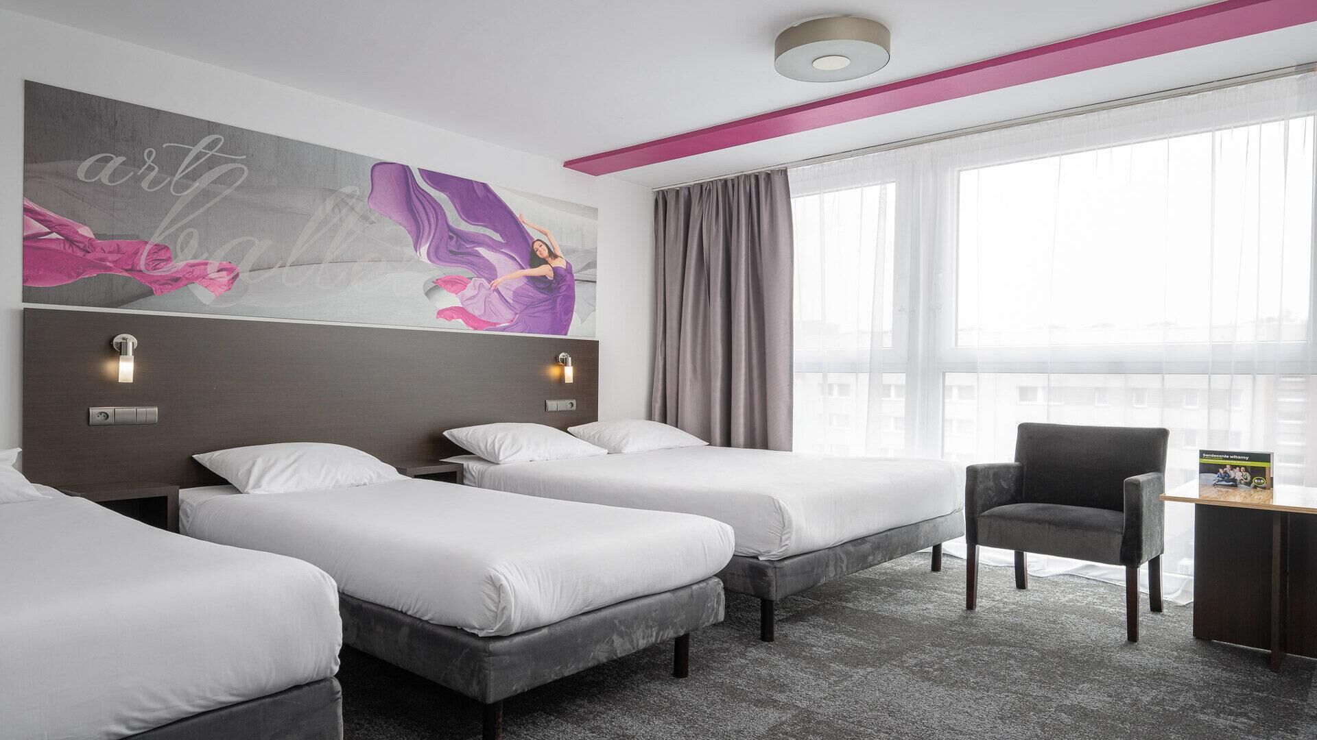 Standard Quadruple Room | Desk, soundproofing, free WiFi, bed sheets