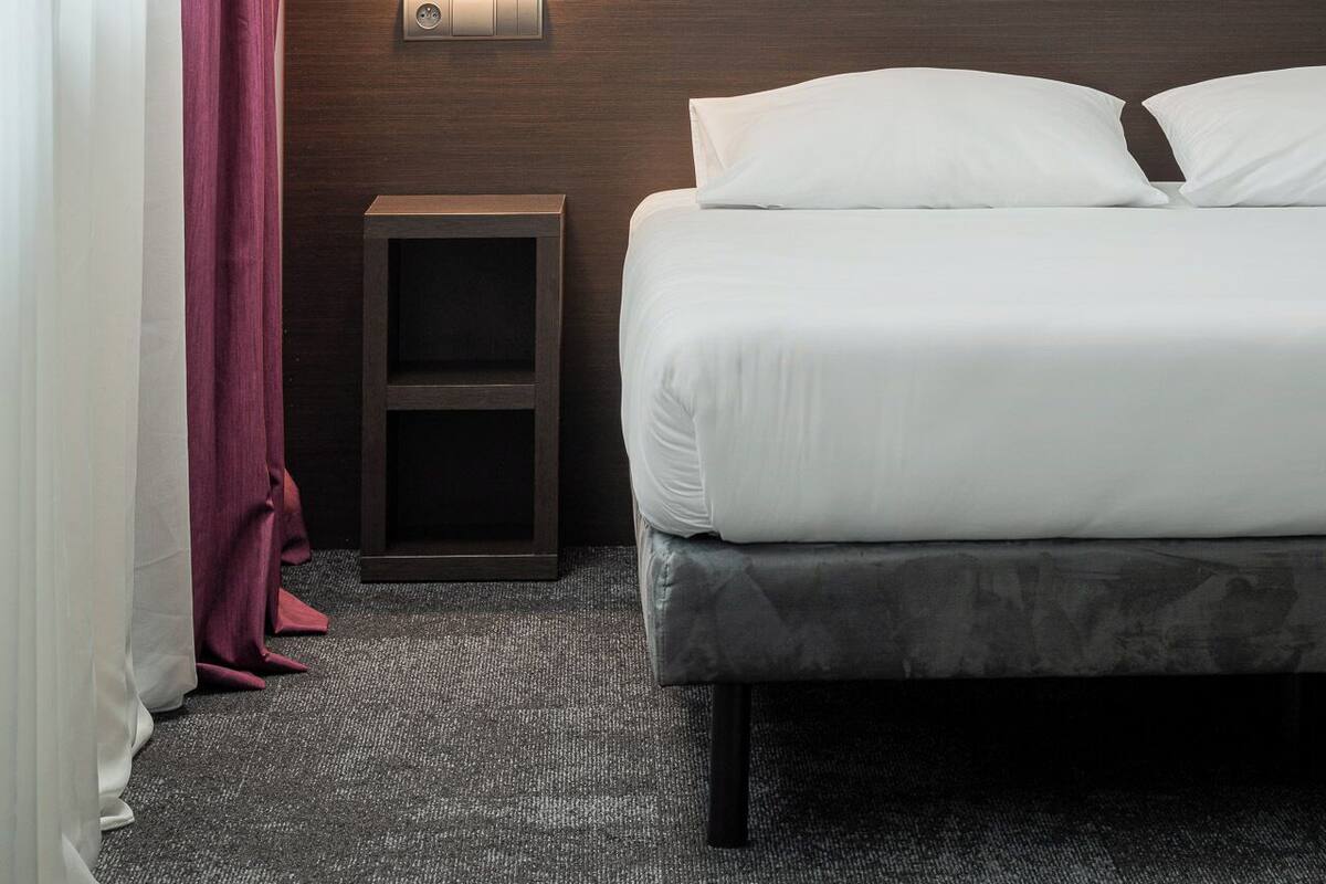 Junior Studio Suite | Desk, soundproofing, free WiFi, bed sheets