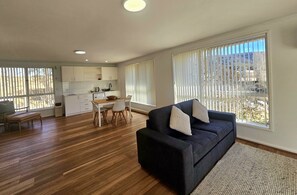Living area - Guest Suite Bredbo (Jerangle)