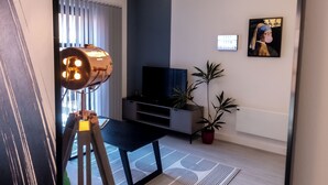 Exclusive Apartment, 1 Bedroom | Living area - Pristine 1 and 2 bedroom apartments near business district, walking distance to city centre, free internet & complimentary parking by Sojo Stay (Birmingham)
