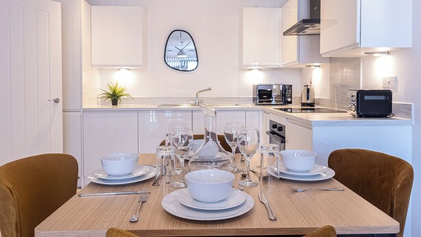 Exclusive Apartment, 2 Bedrooms | In-room dining - Pristine 1 and 2 bedroom apartments near business district, walking distance to city centre, free internet & complimentary parking by Sojo Stay (Birmingham)