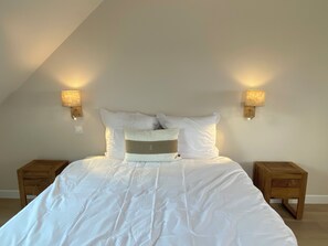 3 bedrooms, iron/ironing board, WiFi, bed sheets - Maison Entièrement Rénovée à 100m des Plages (granville)