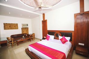 Premium bedding, desk, free WiFi, bed sheets
