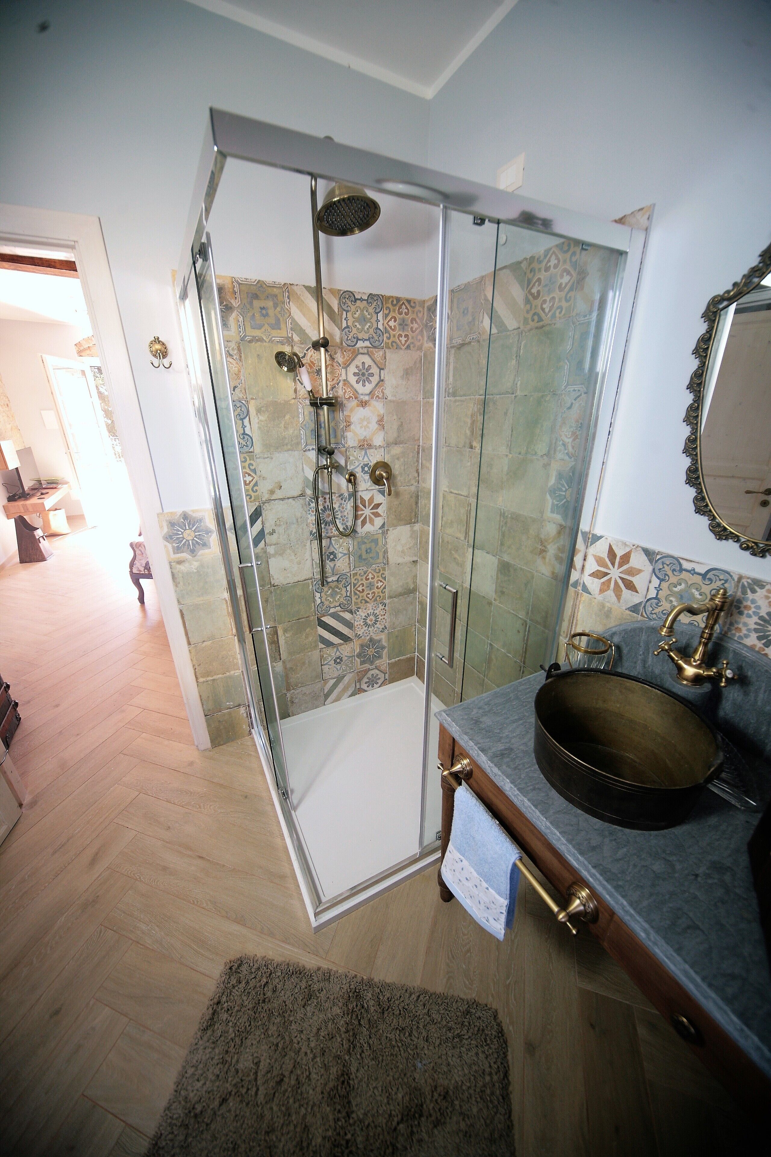 Dusche, Haartrockner, Bidet, Handtücher