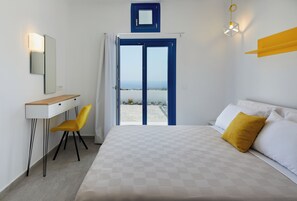 3 bedrooms, iron/ironing board, WiFi, bed sheets - Thadeos Villa with private jetted Pool (Thera)