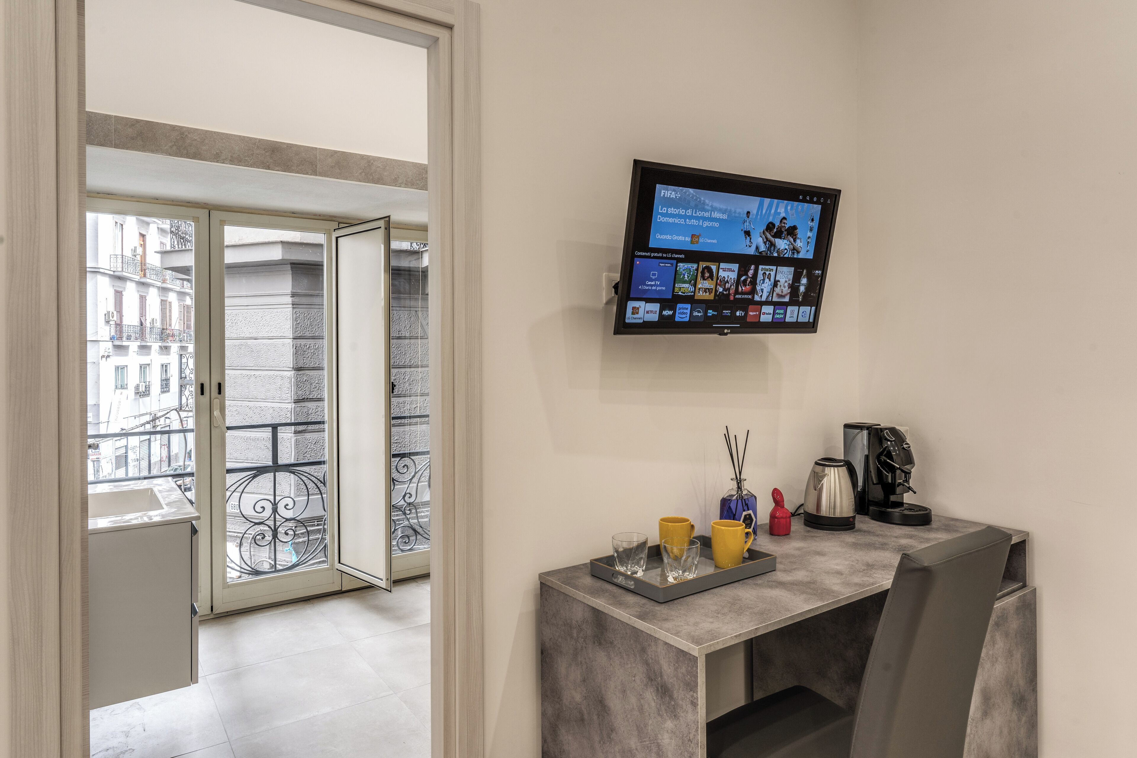 Foto - Just Like Home