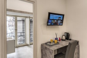 Romantic Room | Free WiFi - Just Like Home (Naples)