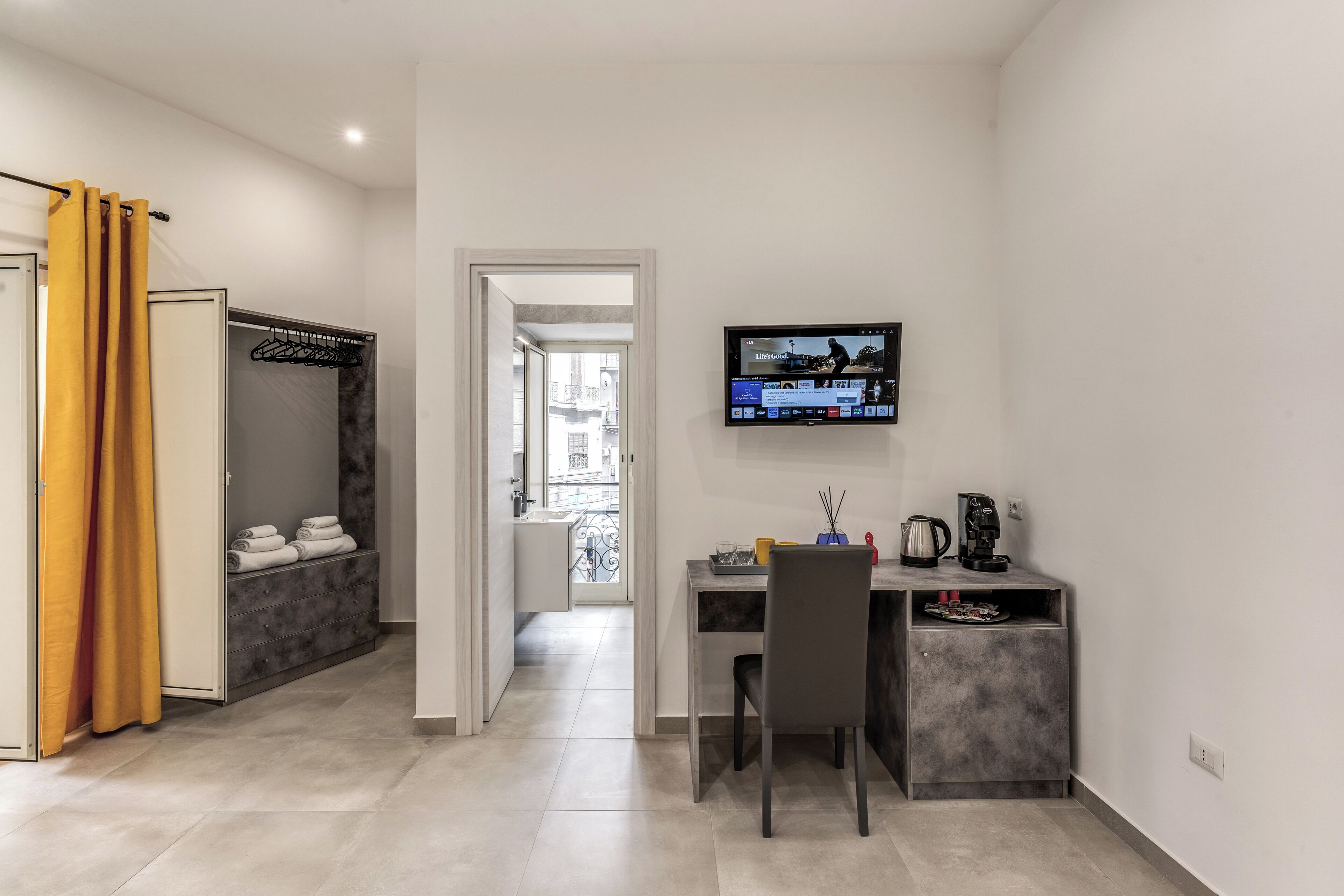 Foto - Just Like Home